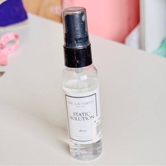 THE LAUNDRESS Static Solution Spray - Travel & Purse Size 2 oz. 60 mL - Picture 1 of 7